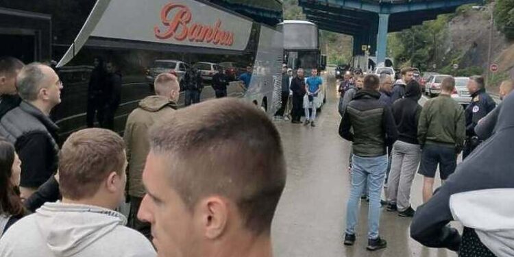 Kosovska policija vratila dva srbijanska autobuse s prijelaza Jarinje