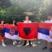 U Njemačkoj školski drugovi Srbi i Albanci zajedno proslavili kraj nastave sa zastavama svojih domovina