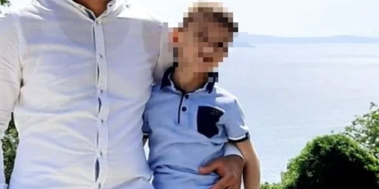DETALJI TRAGEDIJE: Petogodišnji dječak umro u zaključanom automobilu? (foto)