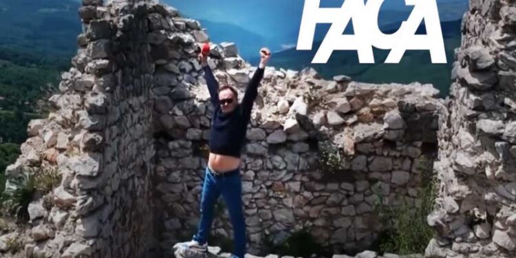 Senadov mlohavi stomak nad Hisardžikom