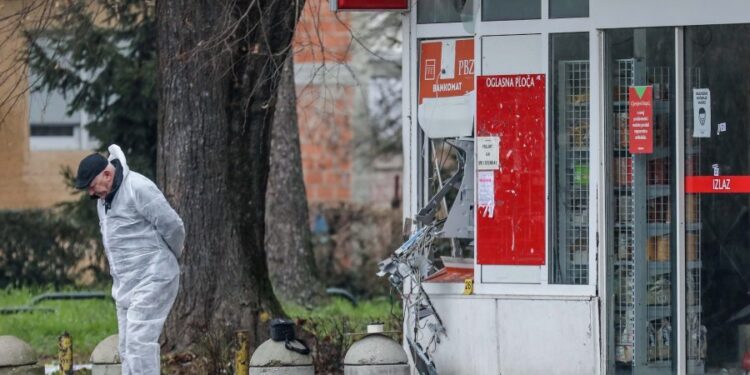 U Zagrebu raznesen bankomat eksplozivom