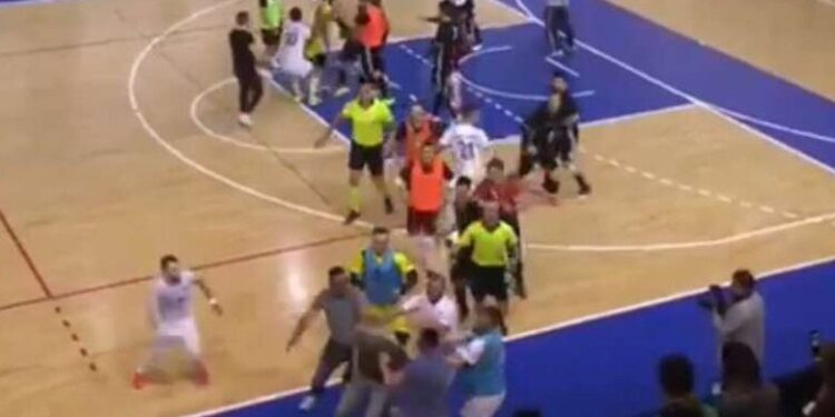 Napadnut ljekar Novog Pazara na utakmici u Beogradu