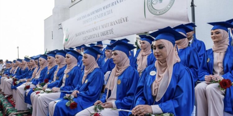 Medresa “Mehmed Fatih” ispratila desetu generaciju maturanata