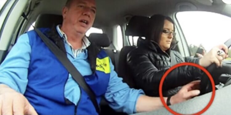 (VIDEO) Počela je pisati poruke na mobitelu dok je vozila. Sada pogledajte šta je instruktor uradio!