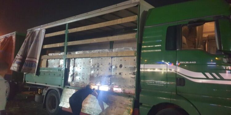 Kamiondžija iz Novog Pazara švercovao dvije tone duhana za nargile