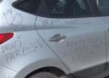 ZATEKAO IŠARANO AUTO I ISJEČENE GUME: “Ženu imam, ali švalerku nemam. A ona se smije, šta da kaže”