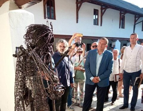 Spomenik patrijarhu Pavlu koji je bio predmet ismijavanja će biti uklonjen: Kusturica mi je rekao da realizujem tu ideju