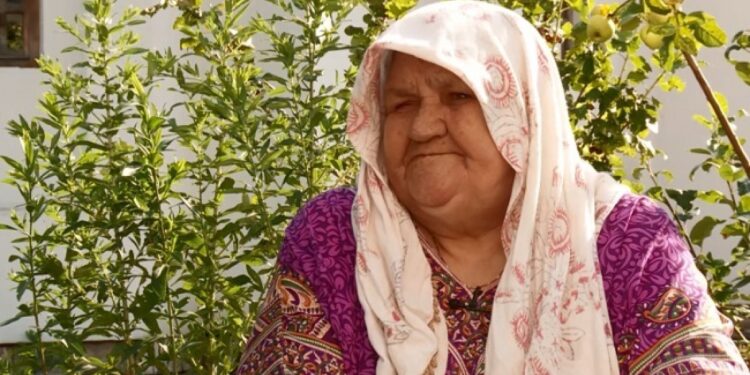 Nana Fata: Poručila bih svima da sve drugo ostave, a da obiđu mezarja u Potočarima