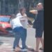 (VIDEO) JAVNOST U SRBIJI UZNEMIRENA: Zećanin tuče žene po ulicama Niša
