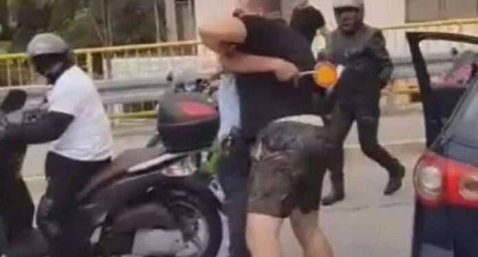(VIDEO) U MILIĆIMA UHAPŠEN MUŠKARAC NAKON ŠTO JE FIZIČKI NAPAO MOTOCIKLISTE KOJI SU SE PRIKLJUČILI MARŠU MIRA