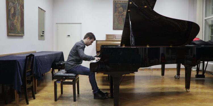Novopazarac Davud Vesnić najtalentovaniji student na Fakultetu muzičke umjetnosti u Beogradu