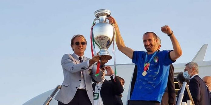 FUDBALERI ITALIJE VRATILI SE U RIM S PEHAROM PRVAKA EVROPE