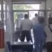 (VIDEO) SITUACIJA NEIZDRŽIVA: Uznemirujući snimak tuče pacijentkinje i obezbjeđenja u Domu zdravlja