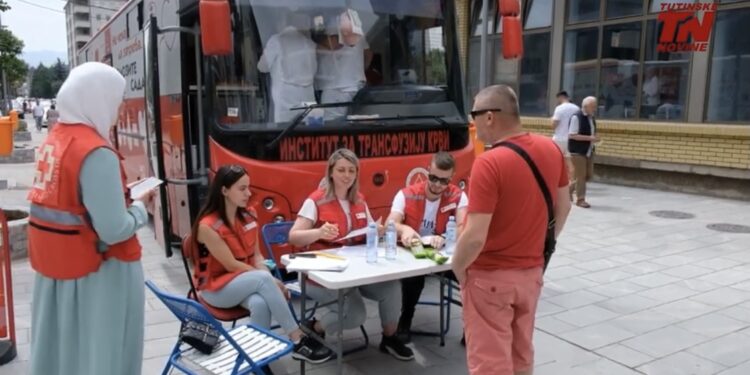 (VIDEO) U Tutinu organizovana ljetnja kampanja dobrovoljnog davanja krvi