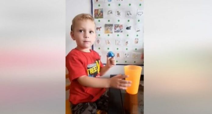 (VIDEO) DIVNE VIJESTI: MALENI DARIS SADA ČUJE I GOVORI