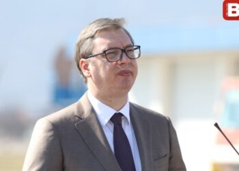 ISTINA O VUČIĆEVOM DOBROM DJELU: Vakcine, kupljene novcem građana Srbije, DIJELIO susjedima, PA ZA TO DOBIO PLAKETU