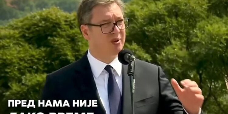 Vučić objavio video: Pred nama nije lako vrijeme, pomoći ćemo svom narodu na Kosovu i u RS