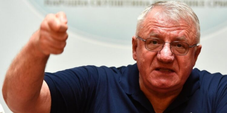 ŠEŠELJ SKANDALOZNOM IZJAVOM ZGROZIO JAVNOST: “Žene se oblače i nose štiklu da bi izazvale pažnju muškaraca”