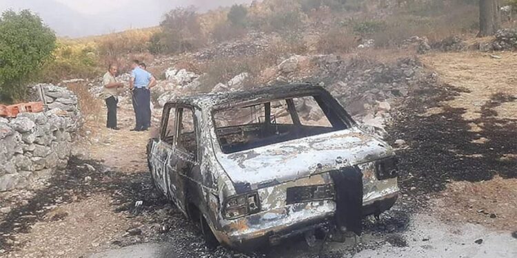 Zapalio kuću, štalu i kola pa napao vatrogasce i kidao im crijeva