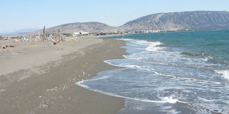 Policajac sa Kosova i dvoje makedonskih turista utopili se jutros na plažama u Albaniji