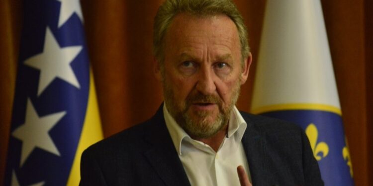 Izetbegović: Inzko je olakšao život srpskom narodu, Gordana Tadić je radila vrlo opasnu stvar