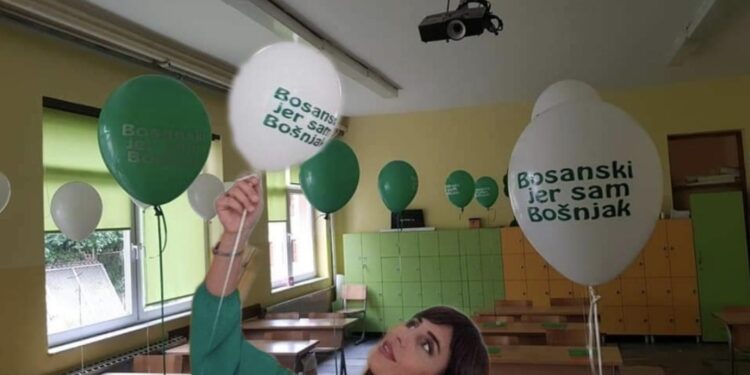 (VIDEO) Hrabra Adela u ime svih sandžačkih Bošnjaka rekla NE himni “Bože pravde”