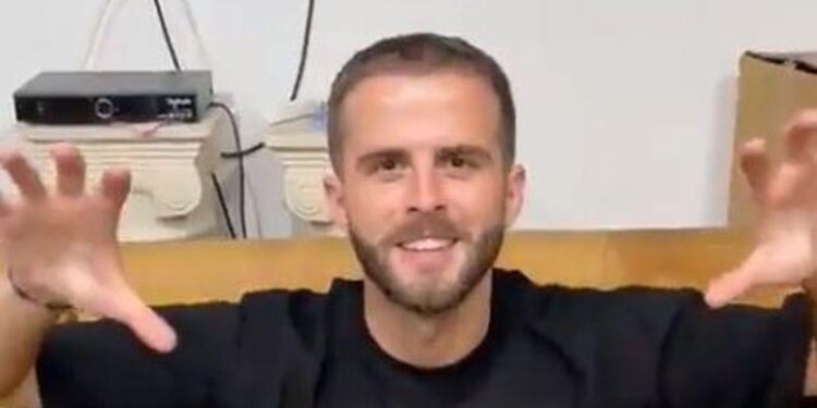 (VIDEO) Pjanić poslao kratku poruku navijačima turskog velikana: Merhaba, Besiktas!