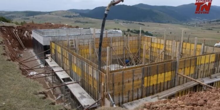 (VIDEO): Pešterski vodovod u Tutinu pri kraju izgradnje, u Sjenici nisu ni počeli