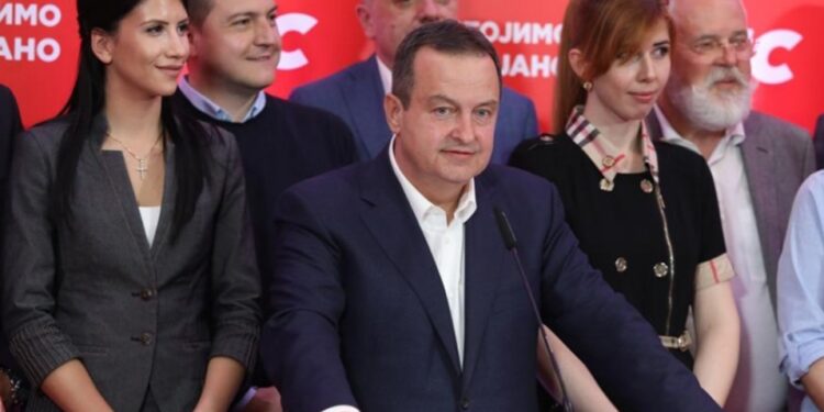 Vučić uništava socijaliste, tinja nezadovoljstvo u SPS Dačićem