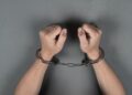 Novopazarka došla kod prijatelja, napala ukućane, a kad je došla interventna – HAOS!