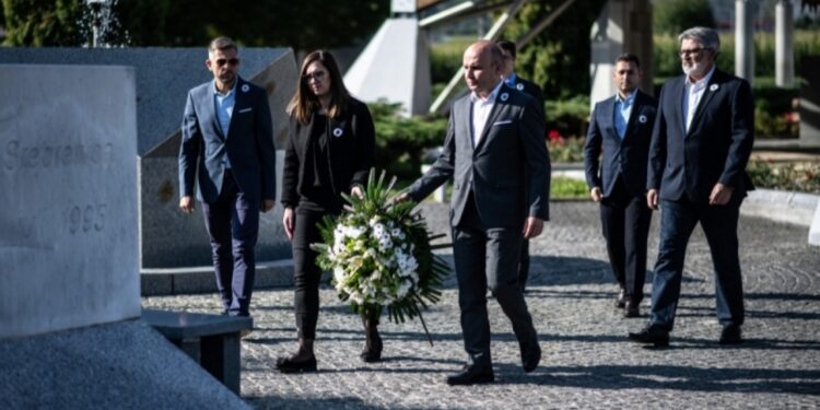 Članovi parlamenta EU posjetili Memomorijalni centar Srebrenica