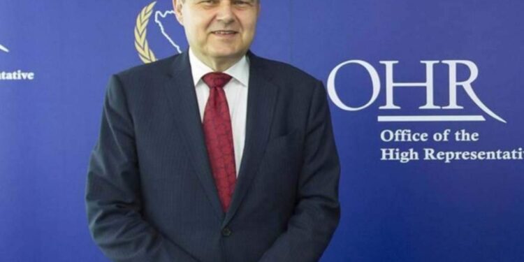 Kristijan Šmit uputio pismu akademicima Asimu Kurjaku i Almiru Badnjeviću: BiH su potrebni snažni i nezavisni umovi