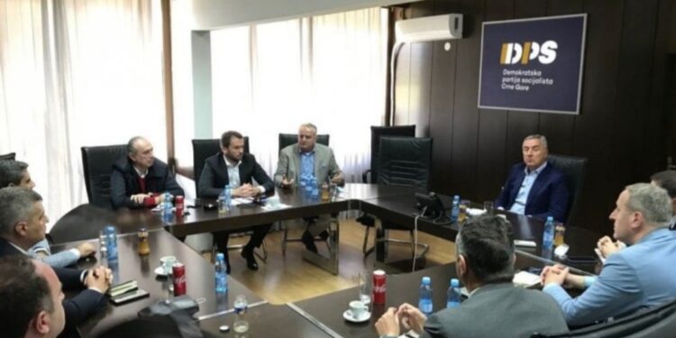 Zajednički stav opozicije: Prelazna vlada i vanredni parlamentarni izbori jedino rješenje