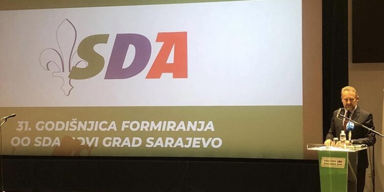 IZETBEGOVIĆ: KUKAVIČKI JE RASPALITI PO DOJUČERAŠNJOJ STRANCI, TEŠKO JE BITI ČLAN SDA, TO JE ZONA TEGOBE