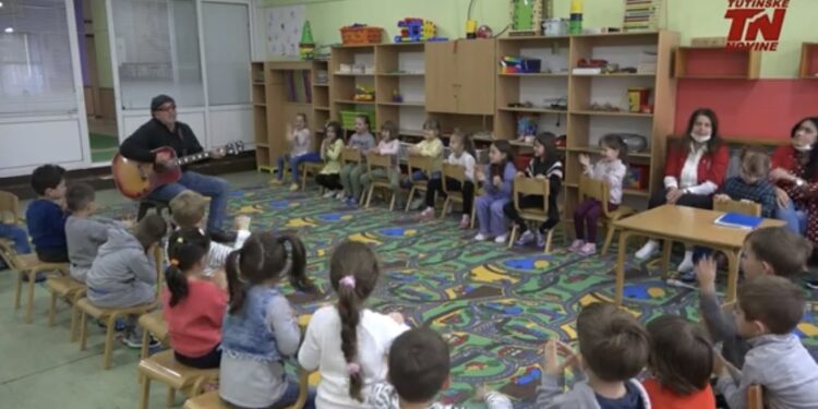 (VIDEO): Dječija nedjelja ove godine obilježena pod sloganom ” Dijete je dijete, da ga volite i razumijete” ﻿