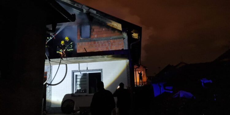 Požar u Novom Pazaru, četvoro djece na Dječijem odjeljenju (video)