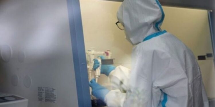 Objavljena zanimljiva studija: Zašto je dio ljudi prirodno otporan na koronu