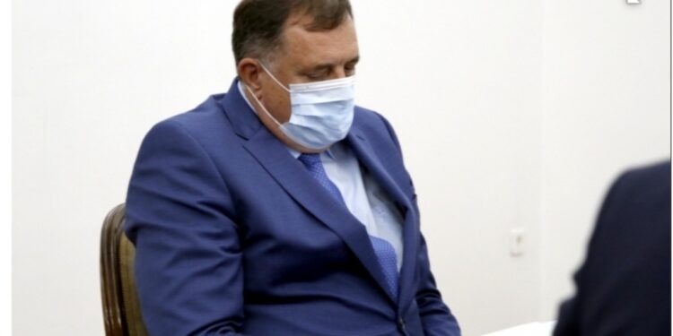 U IME OCA, SINA I DUHA OPOZICIJE: Hoće li skandali i afere koštati SNSD?