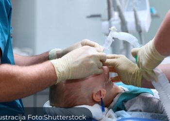 Dečak (2) sa obostranom upalom pluća u bolnici u Užicu