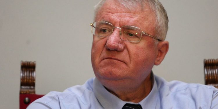 Politički očevi i sinovi: Kad je teško, Šešelj