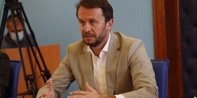 RAŠKO Konjević: Vladu FORMIRALI u manastiru OSTROG, a RUŠE je kod PORFIRIJA