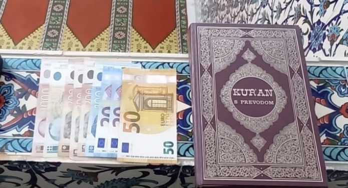 TUTIN: NEPOZNATI DONATOR OSTAVIO NOVAC ISPOD KUR’ANA U DŽAMIJI