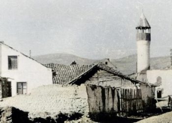 Sofi Memi (Hafiz Salihova) džamija /fotografisano iz Sjeničke ulice u Novom Pazaru