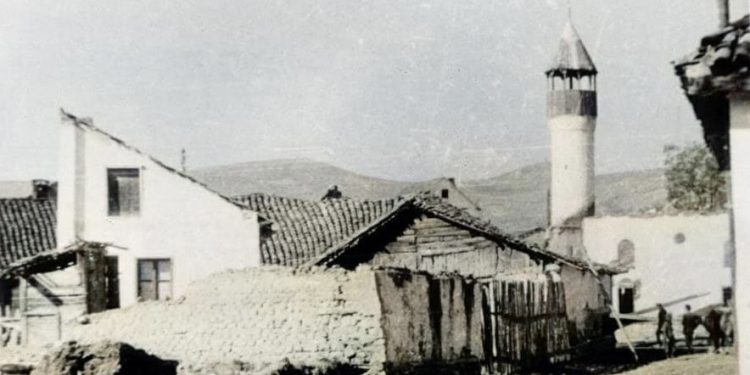 Sofi Memi (Hafiz Salihova) džamija /fotografisano iz Sjeničke ulice u Novom Pazaru