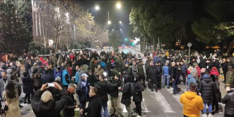 (VIDEO) Protest protiv formiranja manjinske vlade