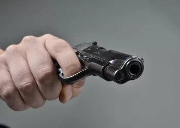 FILMSKA SITUCAIJA! Novopazarci ukrali pištolj iz Policijske stanice i prodali ga