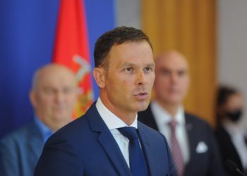 Mali: Po 100 evra mladima koji do maja napune 16 ili steknu državljanstvo