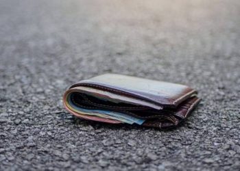 ŠTA BISTE UČINILI DA NA ULICI PRONAĐETE 20 EURA, ILI VIŠE? UVEDENA PRAVILA ZA SVE SRETNE NALAZNIKE, EVO DO KOJE CIFRE NE MORATE PRIJAVITI ‘ULOV‘