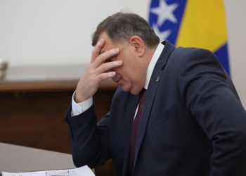 DODIK SAMO ŠTO NE ZAPLAČE: “Kada sam zatražio tačku dnevnog reda, Komšić i Džaferović su me preglasali i nisu htjeli ni da…”
