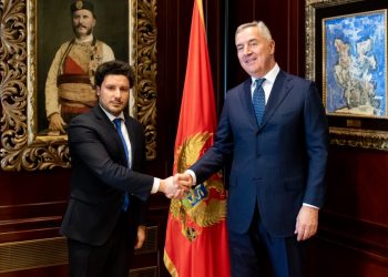 Đukanović predložio Abazovića za mandatara